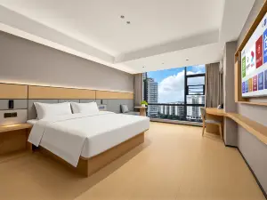 Yuetuo Light Luxury Hotel (Wanda Plaza Fuqing Liqiao Ancient Street)