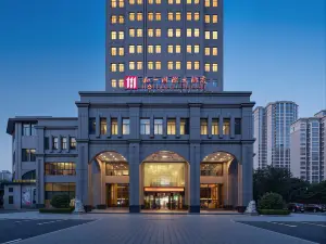 โรงแรมฮอลลิเอียร์