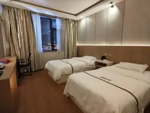 Hongtu Business Hotel