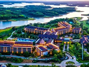 Noble Lake Hotel  Hainan