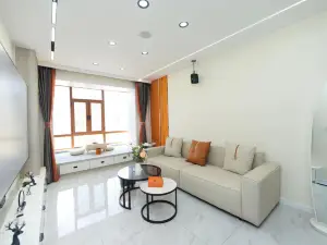 Jingqi Homestay (Yanji Yanbian University Floating Market Branch)