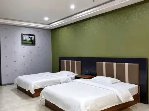 Uluk Hotel