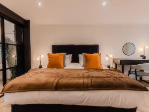 Luxury Georgian Apartment by Hauss Ayr, 5mins Beach