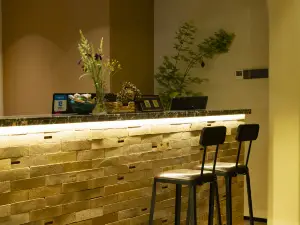 Mid Mountain and White Homestay (Bei Scenic Area Hub Store)
