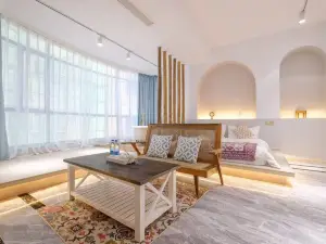 Juruo Boutique Homestay (Quanzhou Dongstation Branch)