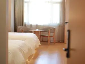 Manas Boyue Lanting Hotel