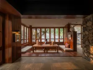 YunManBanShan(Jiuzhaigou Visitor Center Hotel)