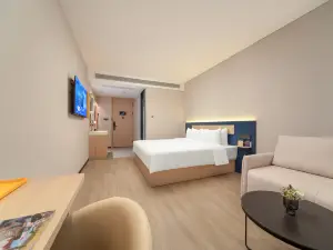 7 Choice Hotel (Jinan Linkong Subway Station Yaoqiang International Airport)