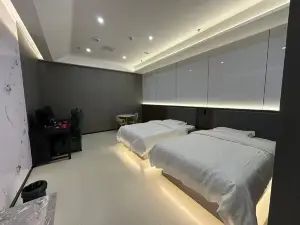Green Bamboo E-Sports Hotel