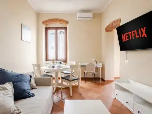Paradise Apartment · Comfort & Private Parking