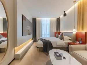 Lis Future Hotel (Huaining Dechen Times Square)
