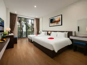 Queen Cafe Hotel