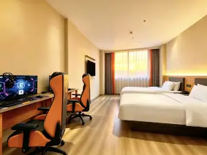 Jingfang E-Sports Hotel (Kaijiang Qiaoxing Central Shopping Center)