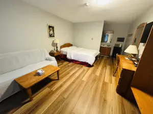 Stiles Motel Hill View