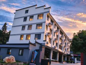 Sunshine Car · Travel original ecological small home hostel