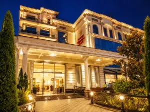 HuaYue Mansion Hotel