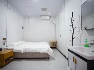 Ronghai Holiday Hotel (Weihai High-speed Railway Station Hanlefang)