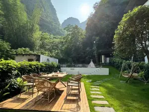 The Great Field Mountain Retreat -yangshuo