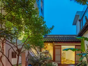 Xitang Yunlaiji Riverside Art Hotel (Xitang Guzhen Store)