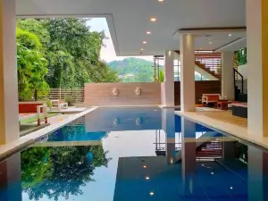 ANTON'S LOFT RESORT HOTEL PANSOL
