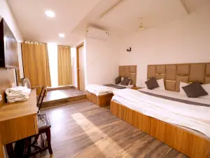 โรงแรม ซาร์ธี