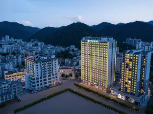 City Comfort Inn Hotel (Baise Xilin Times Square)