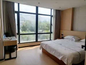 Yanshan Xinride Jingdian Hotel