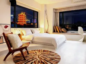 Ruolin Serviced View Apartment (Tanhualin and Jiyuqiao Dual Metro Station)