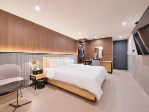 Suwon Hound Hotel