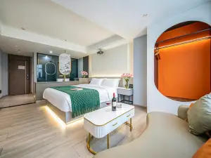 Xiangyu Shiguang Hotel (Puning Liusha People's Park)