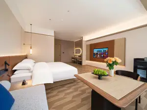 Chengyue Light Luxury Hotel