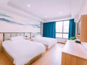 Qingmu Hotel (Hexian Xiaoshikouzhen Huai Commercial Street)
