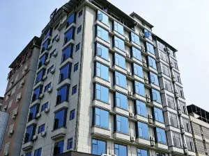 Cloud Nest Hotel