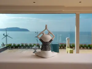 Erhai No.1 | Seaview Azure Skywalk Vacation Boutique Stay (Dali Haidong Town Ideal City)