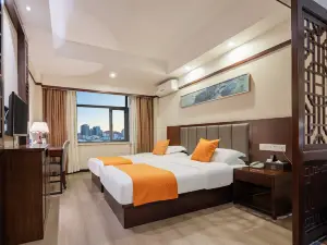 Ali Hotel (Yichang Jiefang Road Pedestrian Street CBD Shopping Center)