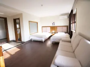 톈허 홀리데이 호텔 (백두산 서부 관광지구 매표소 지점)
