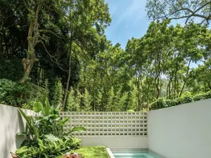 Huizhou Youju Guye Shanye Private Tang Homestay