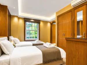 3 Beds • 3.5 Baths • AC •Near Oxford St • Sleeps 9