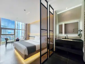 Huishui County Swan Love Themed Hotel
