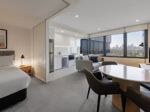 Oaks Melbourne Flemington Suites