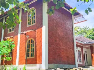 Amini Guest House