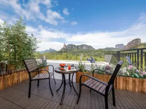 Dan‑Mountain Bamboo Retreat Vacation Villa