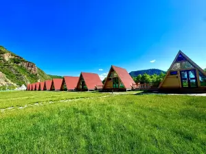 卓尼燕歐·旅行家キャンプ場（扎古錄観光地）