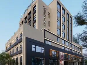 Dolanda S Hotel (South Lake Square Branch)