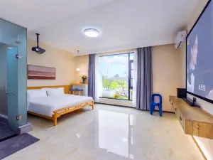Guilin Moyeh Artistic Movie Homestay (Two Rivers and Four Lakes Dongxi Lane)