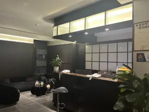 린리 허위 호텔 (러산역 시하오 플라자)