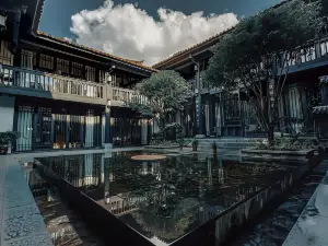 Yunshang Jiangnan Inn