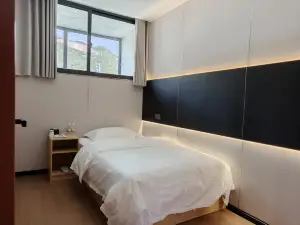 Blues Hotel