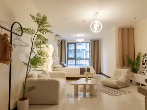 Qibai Homestay (Fude Guangchang)