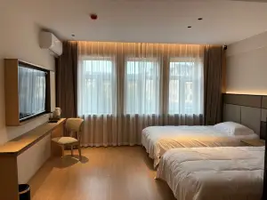 Hongtu Business Hotel